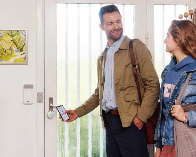 Digitales Türschloss als Teil des hausalarms