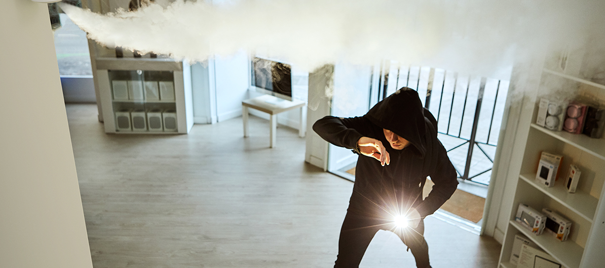 Rauchbarriere flutet Raum mit Nebel