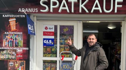 Verisure Geschäftskunde: In den Berliner Spätkauf von Ali Yildiz kommen Kunden gerne wieder Verisure Geschäftskunde: In den Berliner Spätkauf von Ali Yildiz kommen Kunden gerne wieder